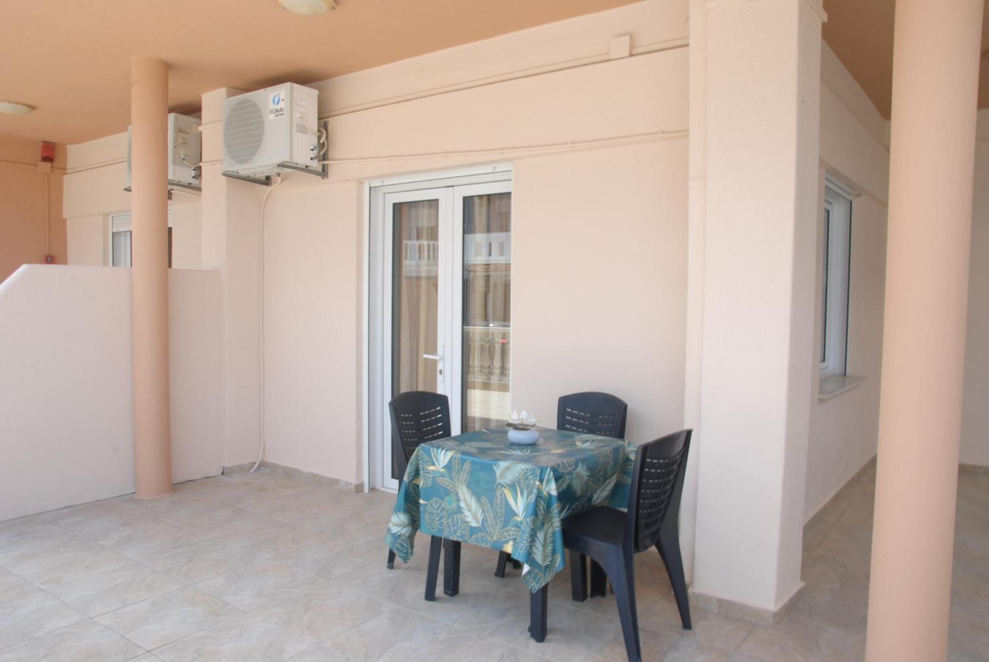 Light Blue Paralia Apartments Buitenkant foto