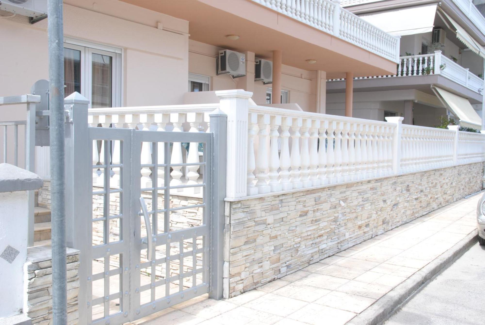Light Blue Paralia Apartments Buitenkant foto
