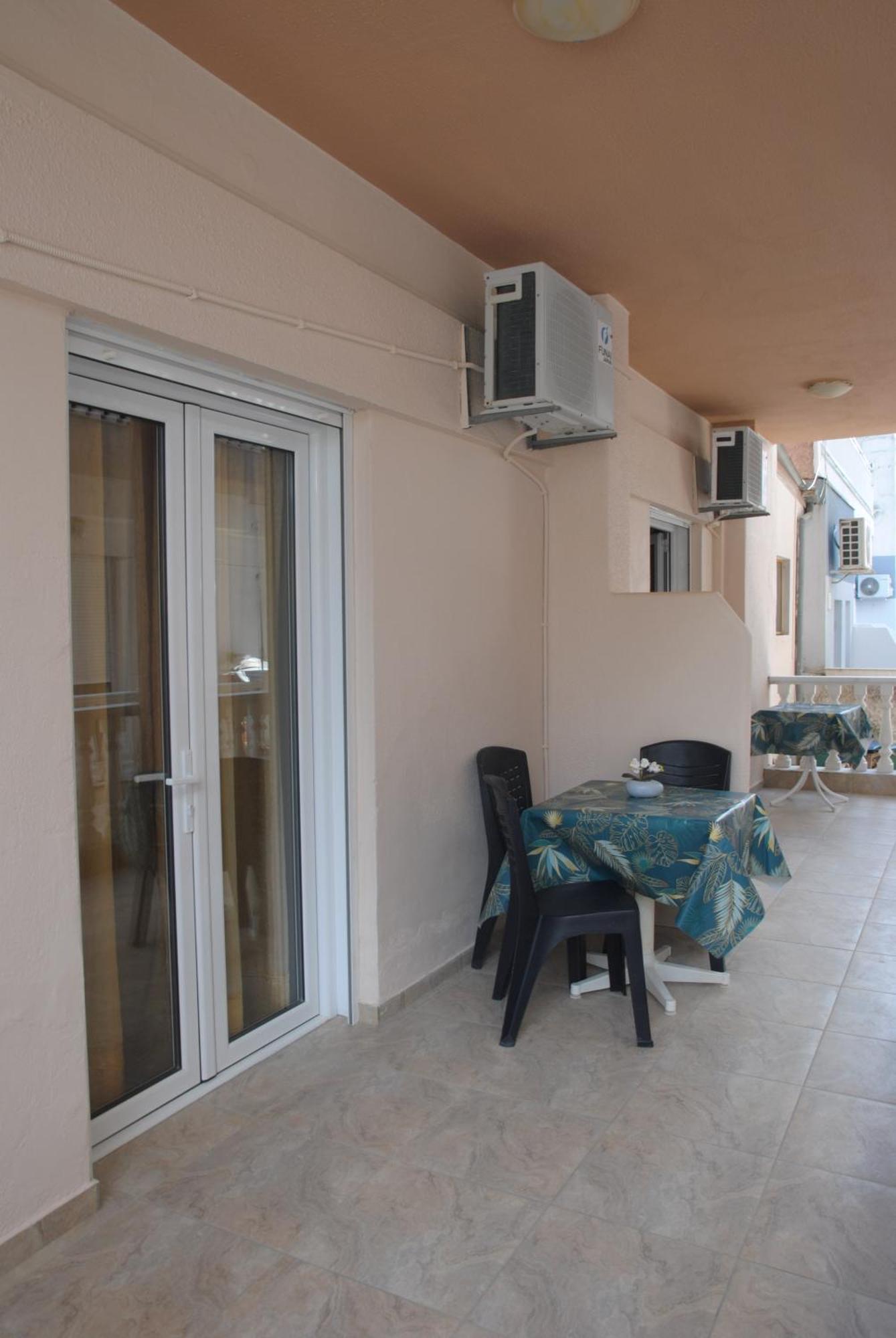 Light Blue Paralia Apartments Buitenkant foto