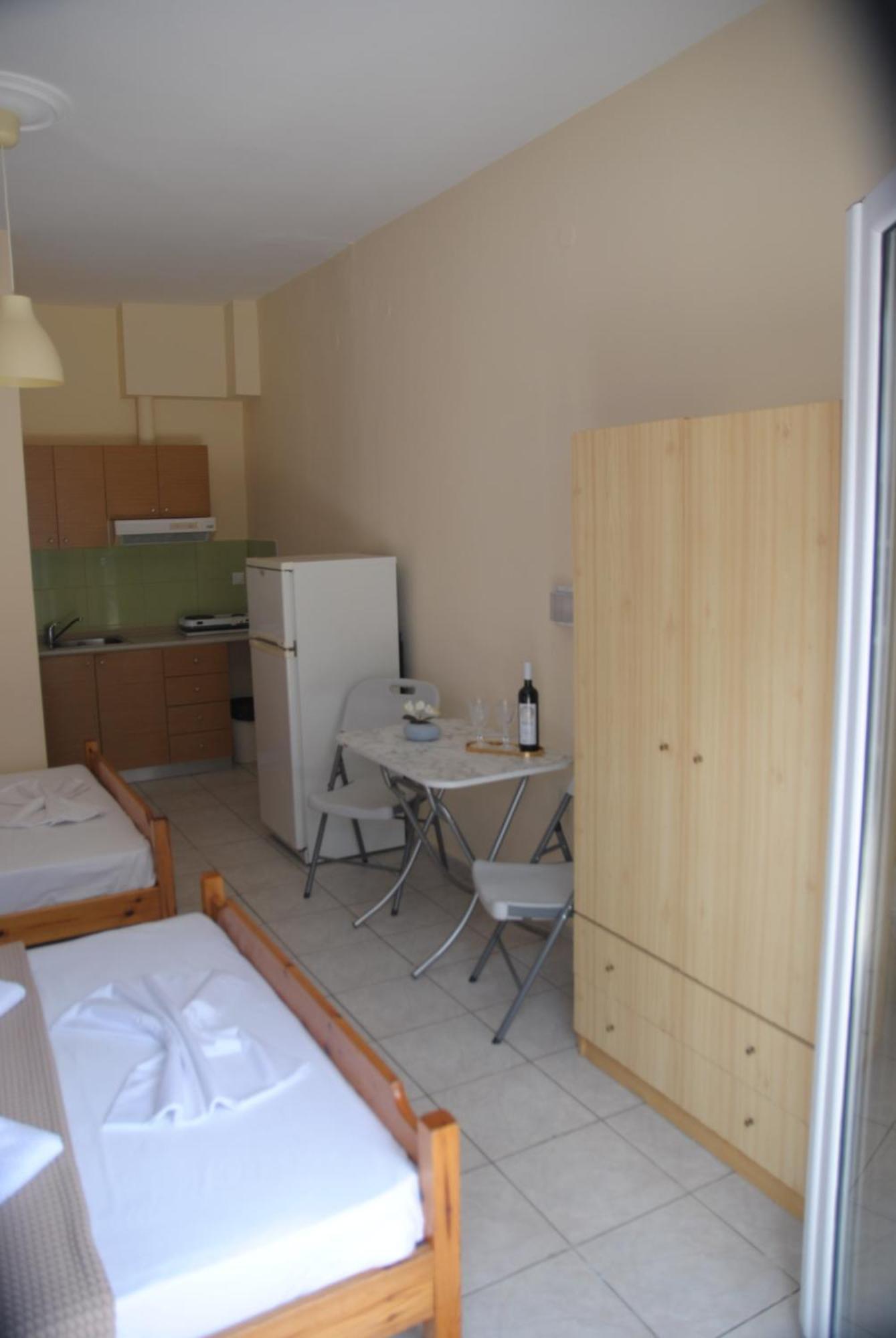Light Blue Paralia Apartments Buitenkant foto